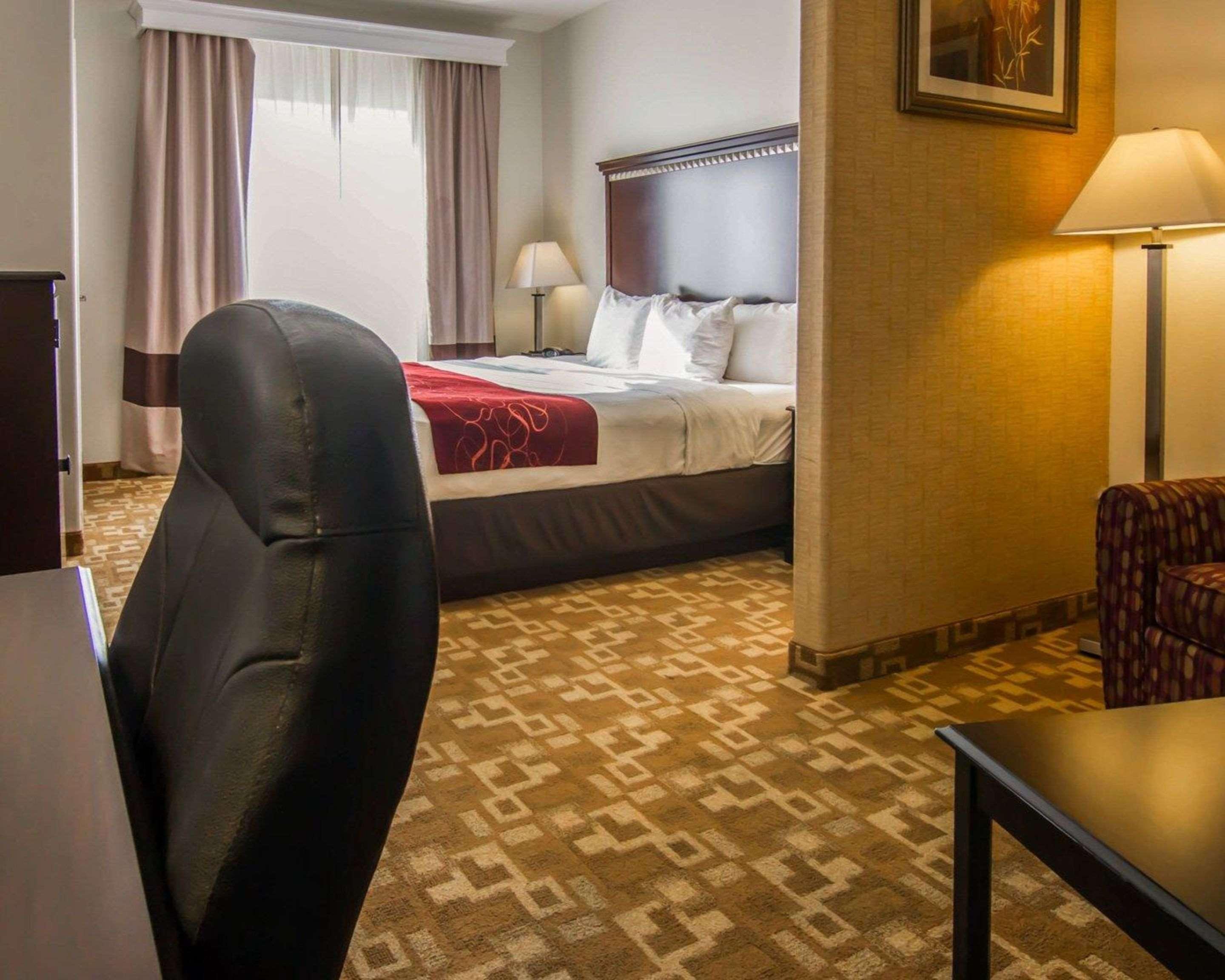 Comfort Suites West Dallas - Cockrell Hill Экстерьер фото