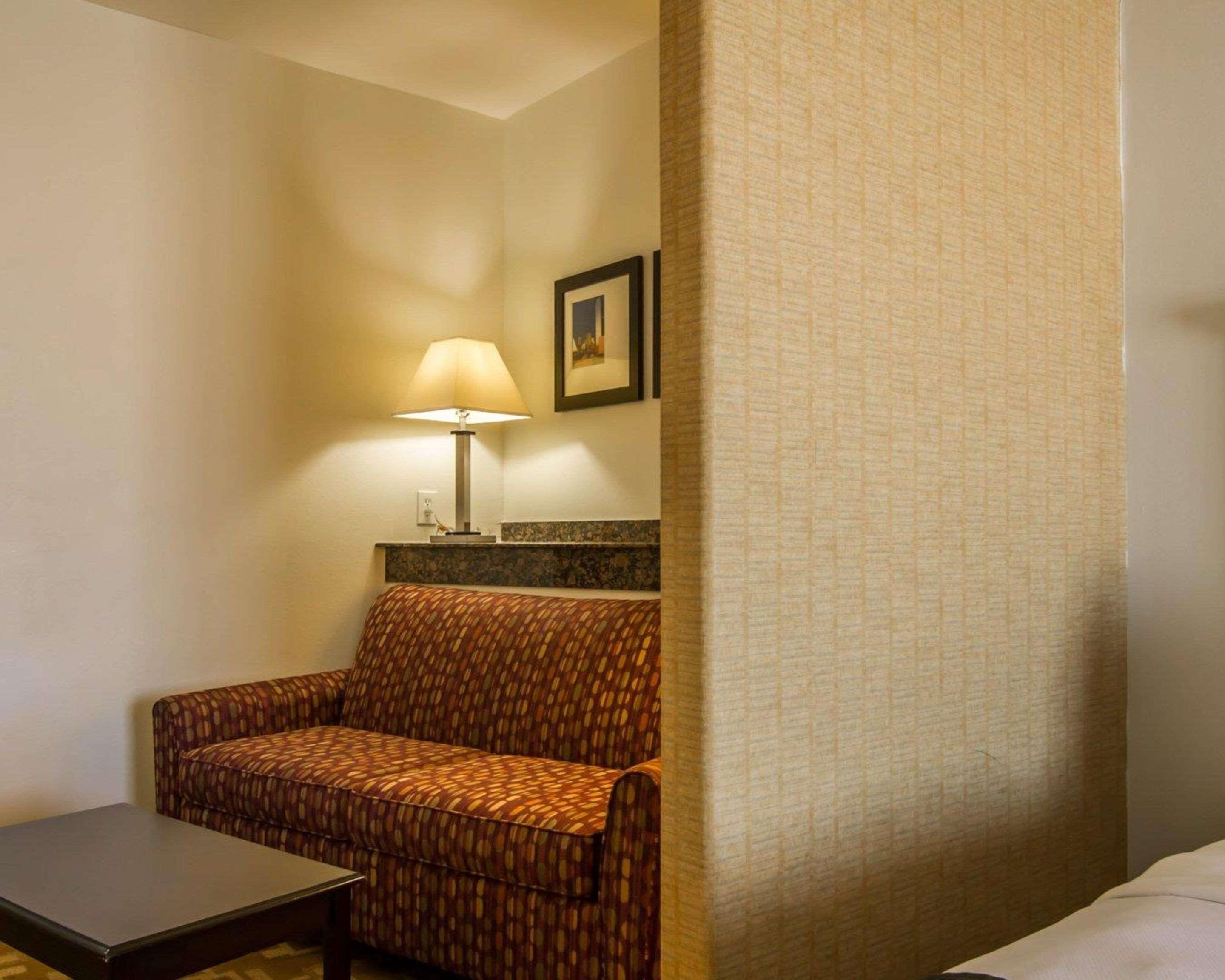 Comfort Suites West Dallas - Cockrell Hill Экстерьер фото