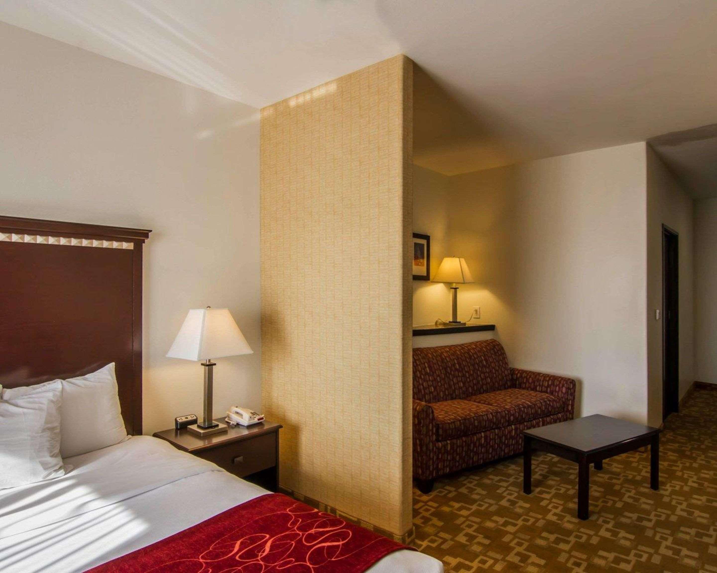 Comfort Suites West Dallas - Cockrell Hill Экстерьер фото