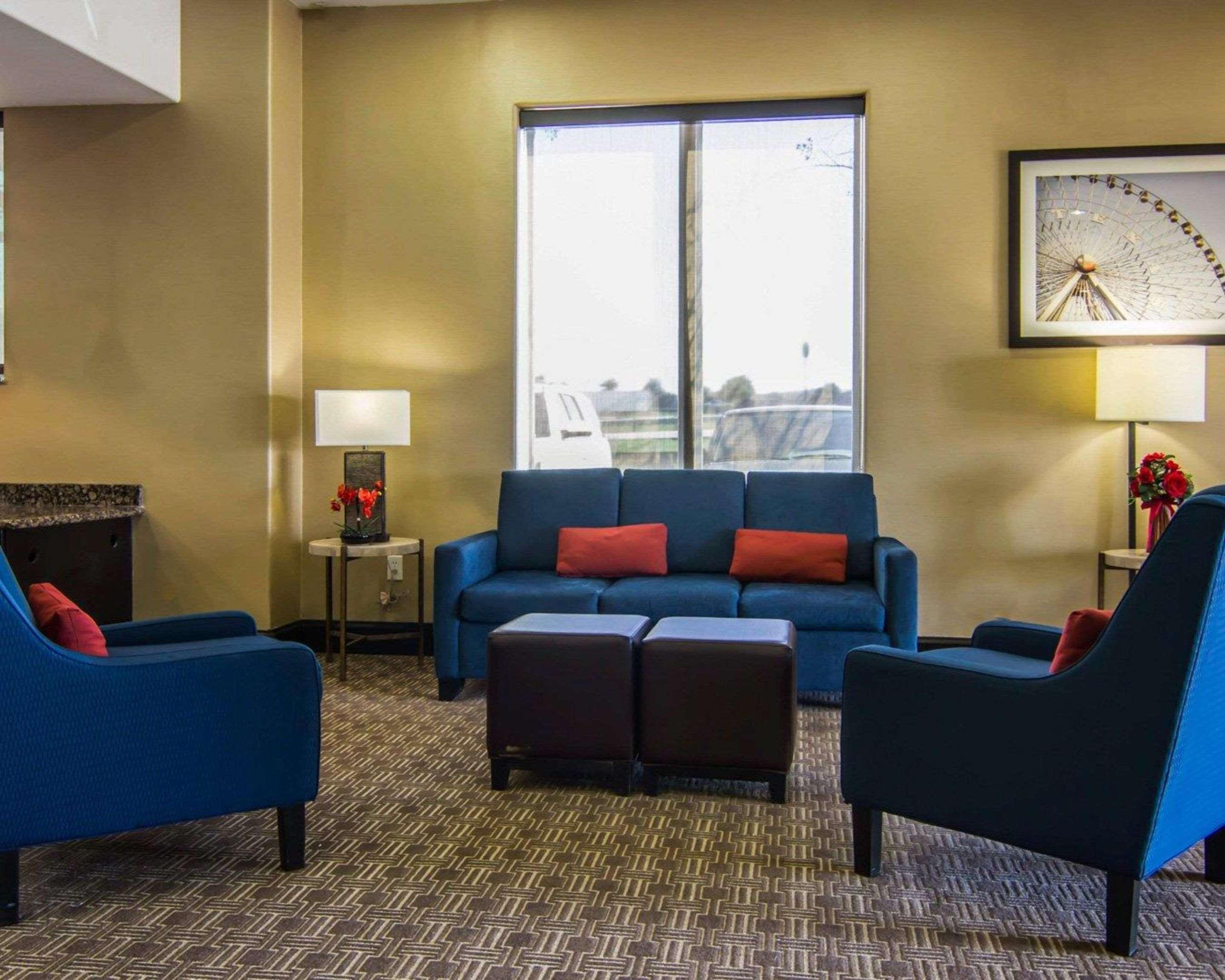 Comfort Suites West Dallas - Cockrell Hill Экстерьер фото