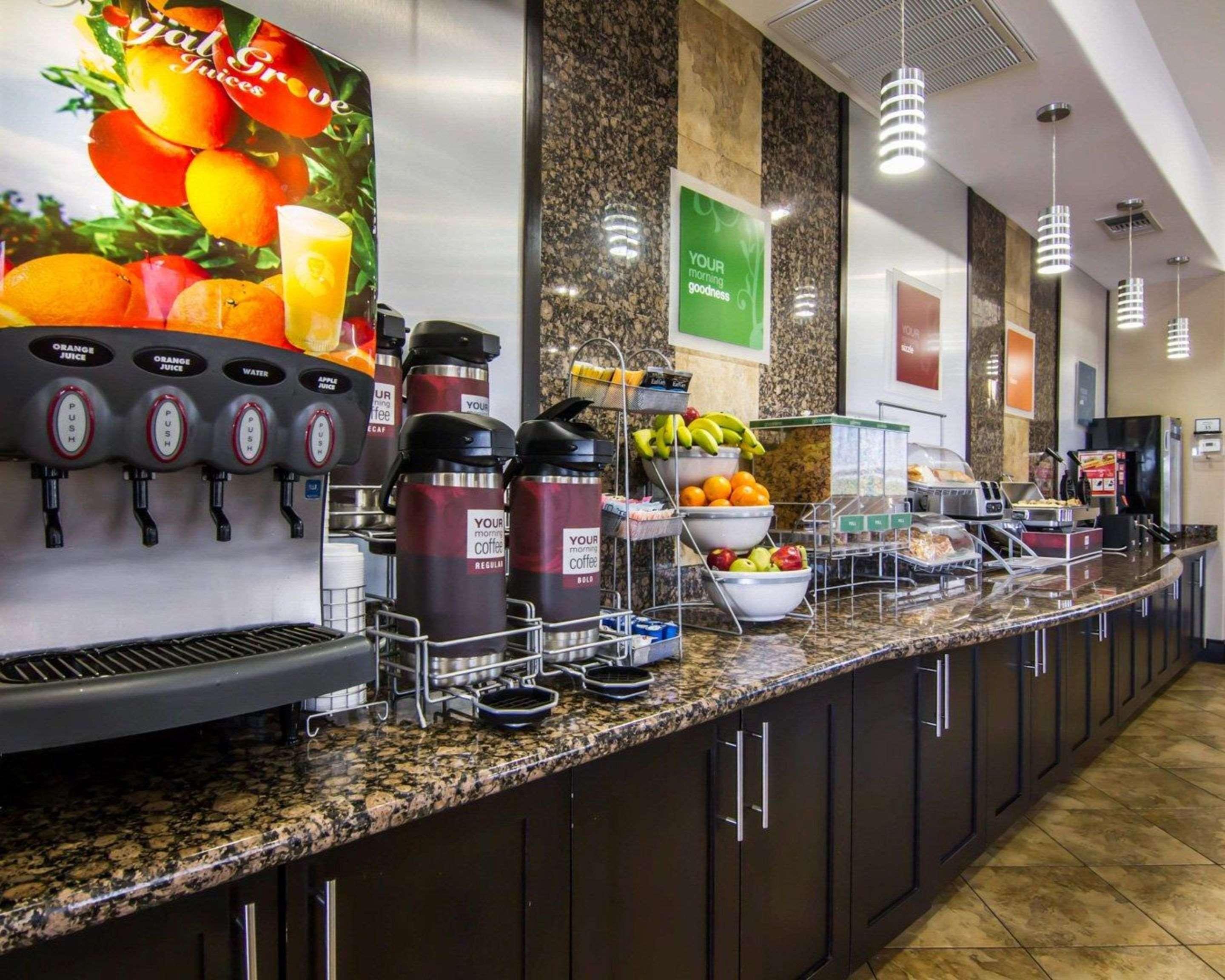 Comfort Suites West Dallas - Cockrell Hill Экстерьер фото