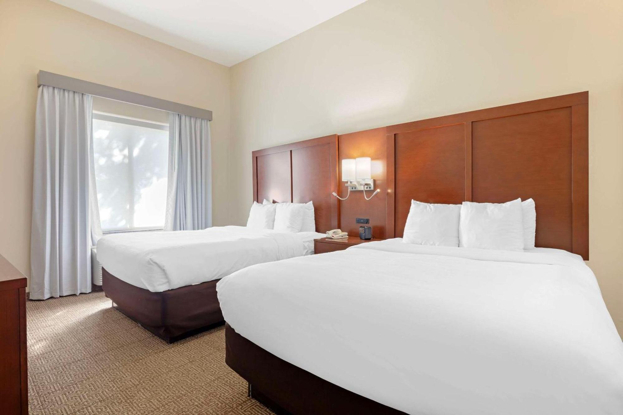Comfort Suites West Dallas - Cockrell Hill Экстерьер фото