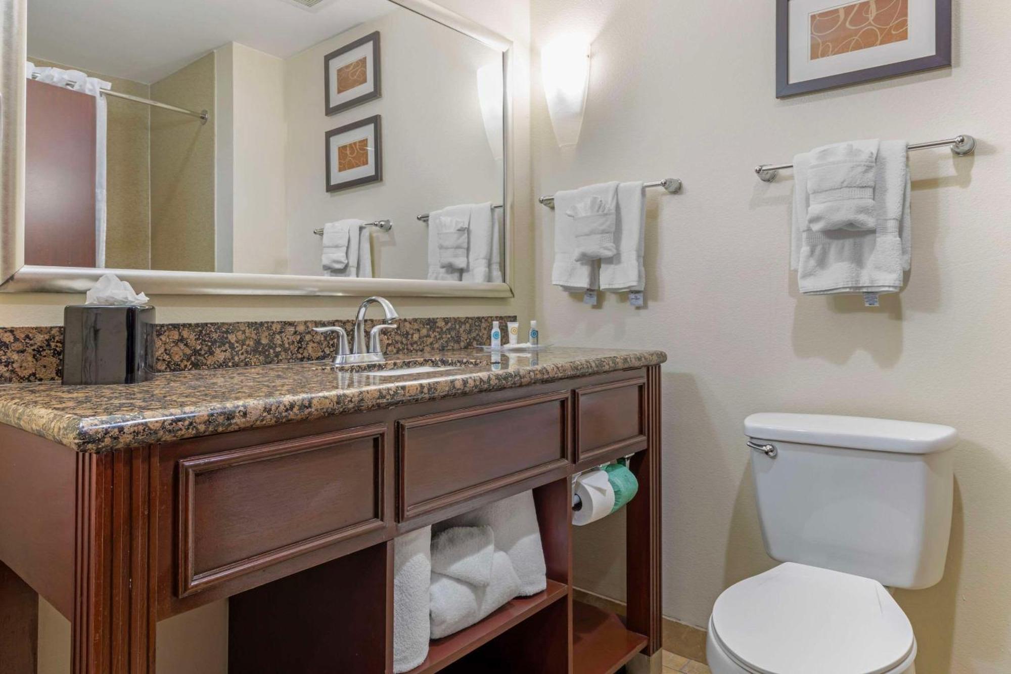 Comfort Suites West Dallas - Cockrell Hill Экстерьер фото