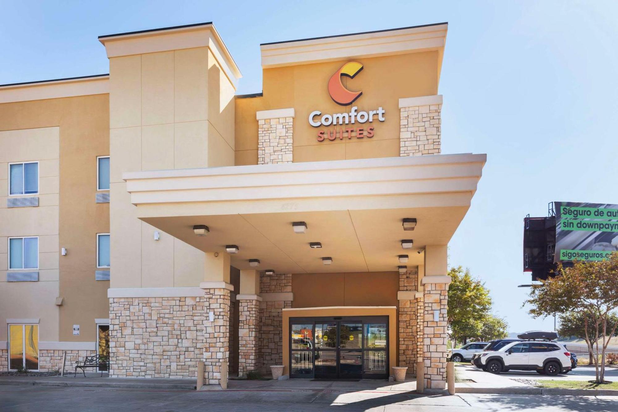Comfort Suites West Dallas - Cockrell Hill Экстерьер фото